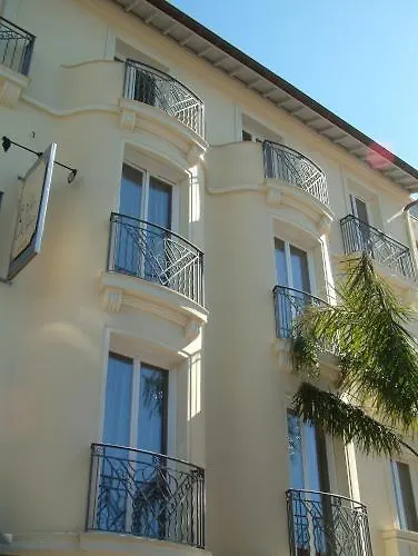Residence Villa D'Elsa Juan-les-Pins 3*,