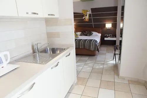 Residence Villa D'Elsa Juan-les-Pins 3*,